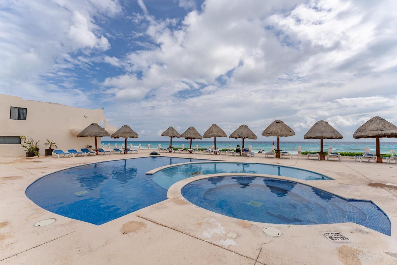 Sparkling Ocean View In Канкун Екстериор снимка