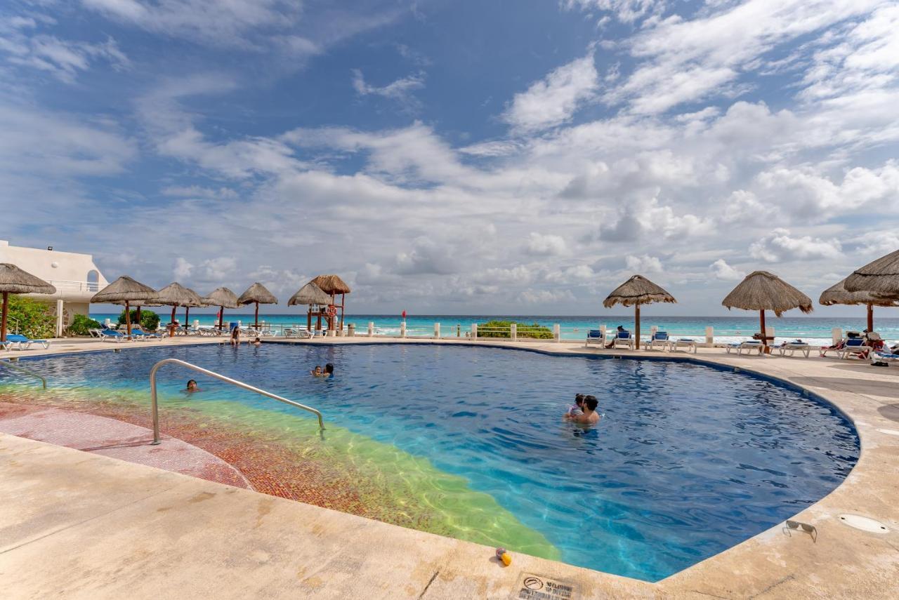 Sparkling Ocean View In Канкун Екстериор снимка