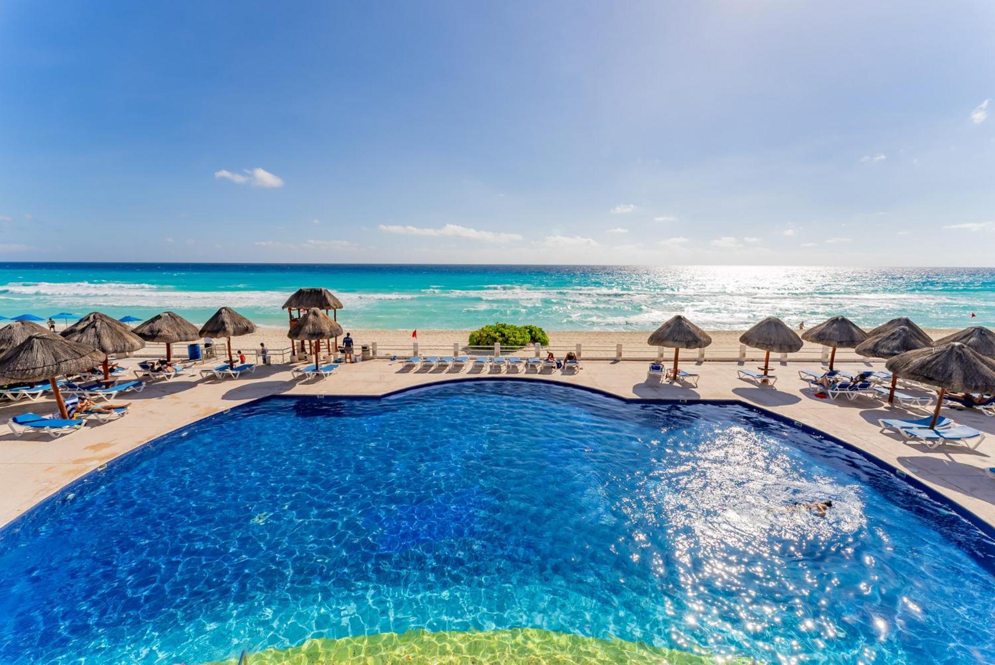 Sparkling Ocean View In Канкун Екстериор снимка